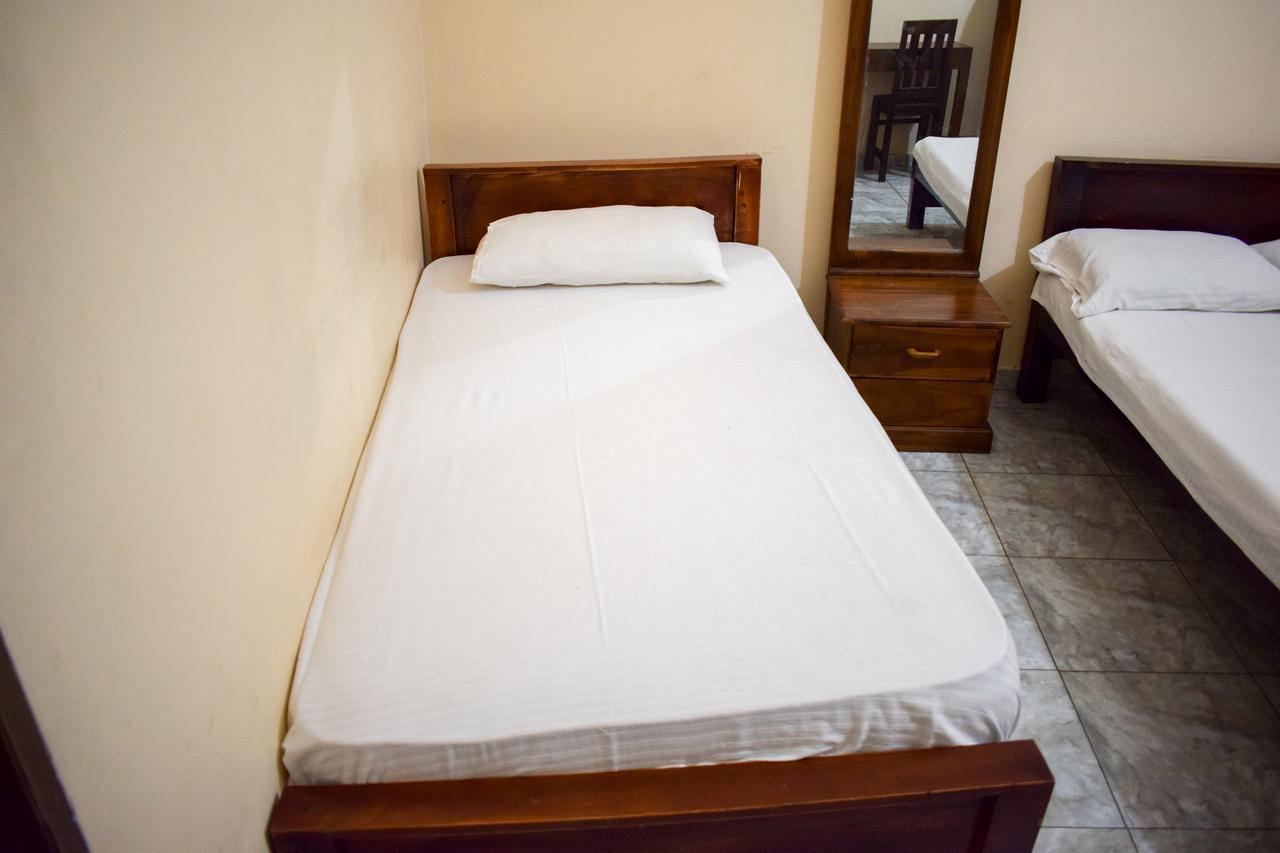 Yoho Adhikarana Mawatha Otel Kolombo Dış mekan fotoğraf